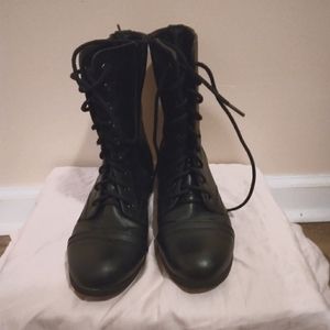 Size nine womens black faux leather lace up boots